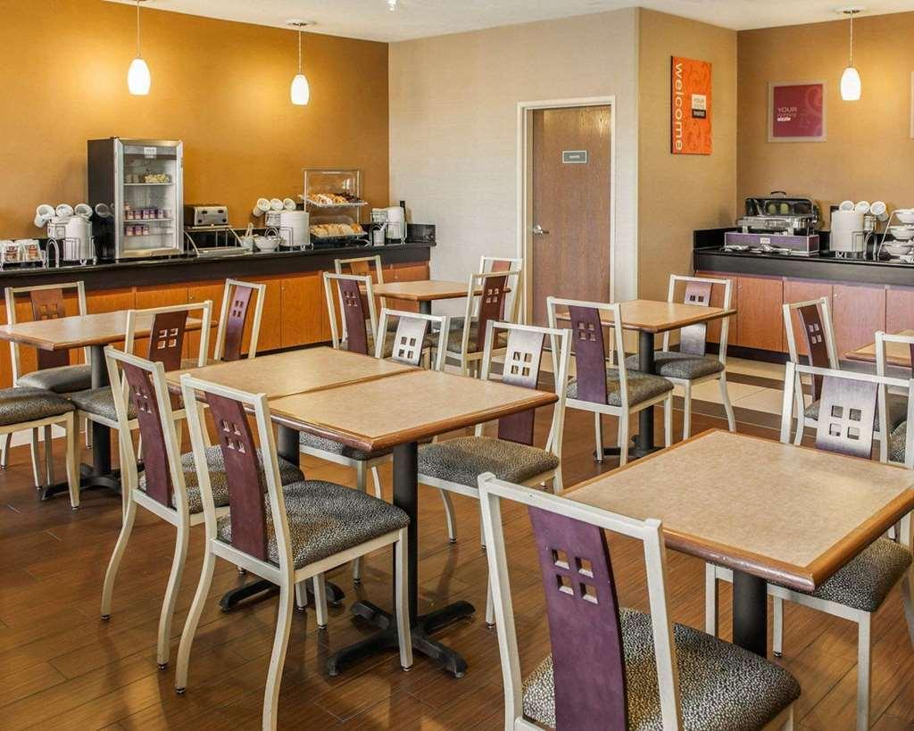 Spark By Hilton Indianapolis Northeast Fishers Restaurant photo